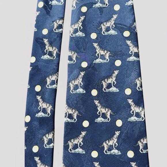 Wemco Animal Print Endangered Wolf Dolphin Eagle Moon Mens 100% Silk Neck Tie - Picture 3 of 7